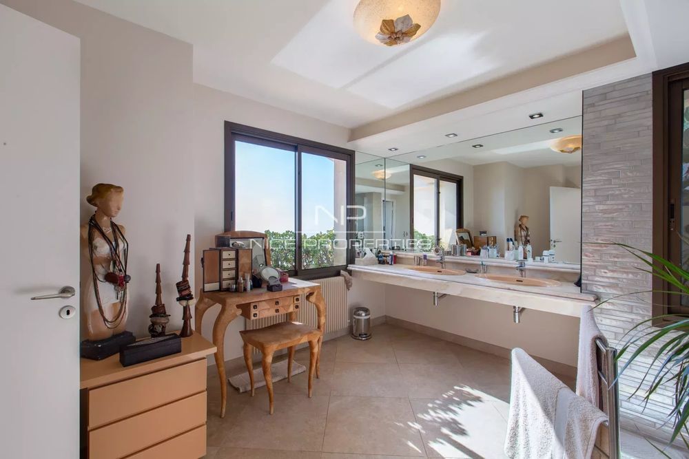 � vendre  Villa Nice (06100)