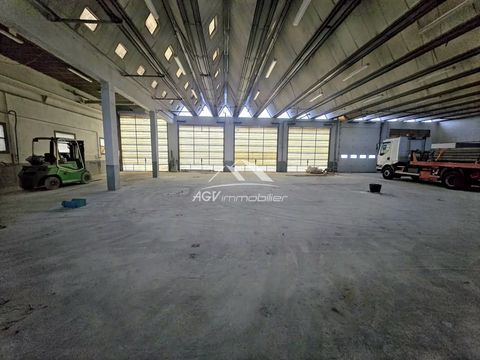 Axe Al&egrave;s - N&icirc;mes local 878 m&sup2; avec belles hauteurs sous plafond 3658 30560 Saint-hilaire-de-brethmas