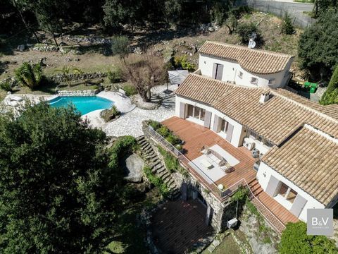   Villa d'exception enti�rement r�nov�e  sur terrain de 2500 m� � Maison - 6 pi�ce(s) - 193 m�