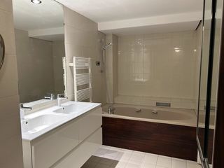  Appartement � louer 5 pi�ces 160 m�