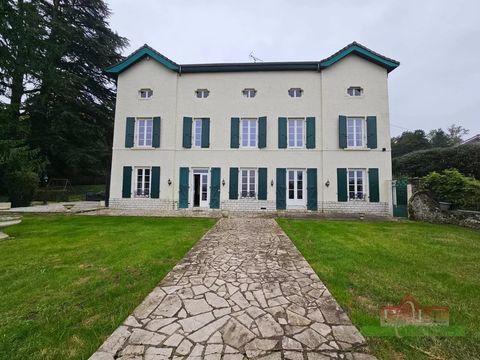   SEPTEME, Tr�s belle propri�t� de 202 m� avec 415 m� d�pendances. Maison - 7 pi�ce(s) - 202 m�
