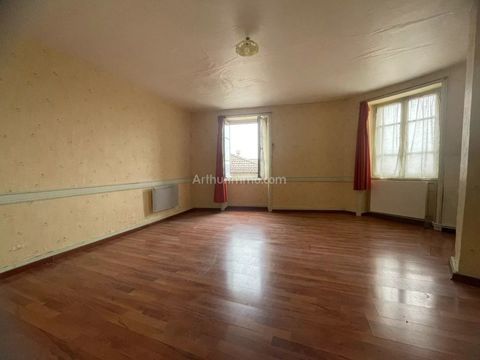   Maison de Village Maison - 12 pi�ce(s) - 220 m�