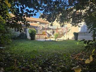  Immeuble � vendre 15 + pi�ces 750 m�