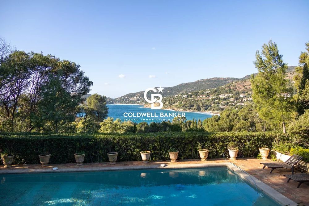 � vendre  Villa Rayol-Canadel-sur-Mer (83820)