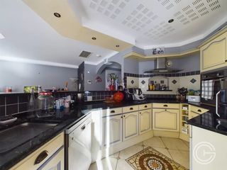  Maison � vendre 10 pi�ces 265 m�