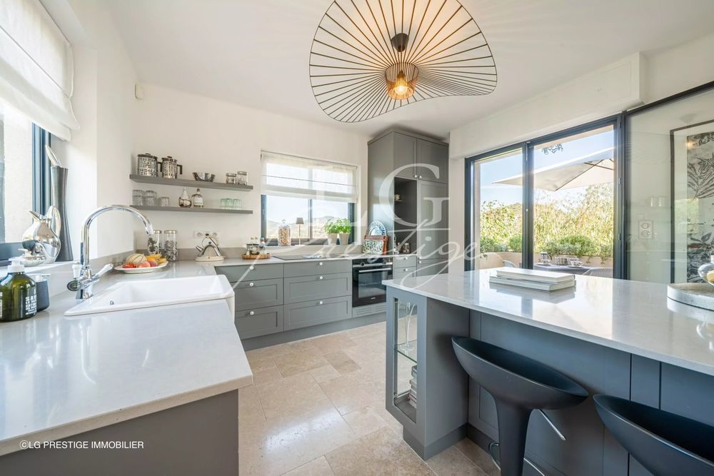 � vendre  Villa Mandelieu-la-Napoule (06210)