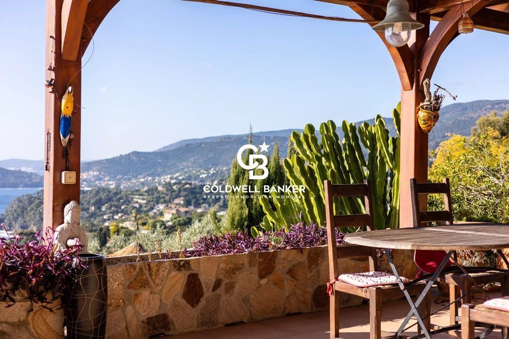 � vendre  Maison Rayol-Canadel-sur-Mer (83820)