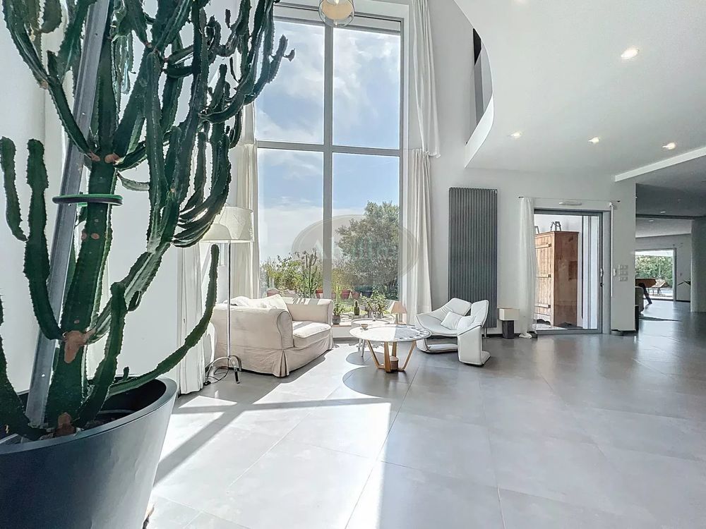 � vendre  Villa Cagnes-sur-Mer (06800)