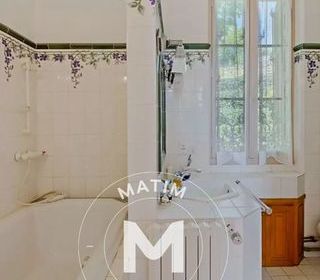  Propri�t�/ch�teau � vendre 8 pi�ces 400 m�