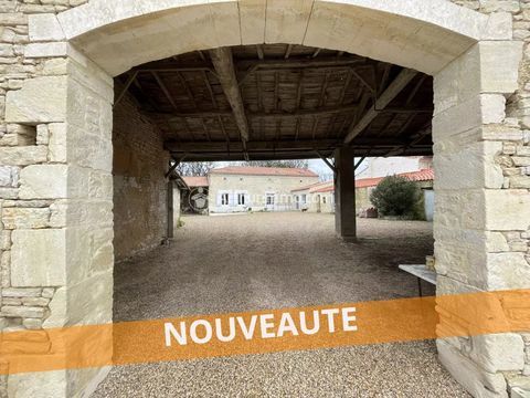   SUPERBE MAISON CHARENTAISE - 4 CH - 3000 M2 TERRAIN Maison - 8 pi�ce(s) - 183 m�