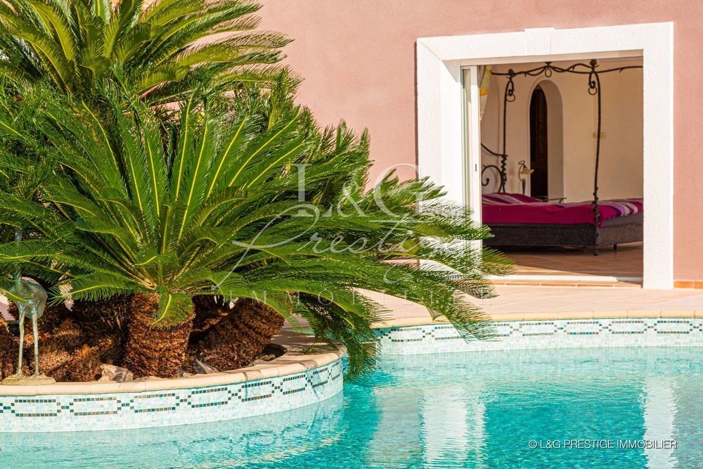 � vendre  Villa Th�oule-sur-Mer (06590)