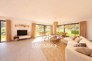  Maison 6 pi�ces 165 m� Valbonne