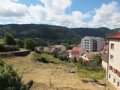   SEPTMONCEL � Fort potentiel � exploiter Maison - 7 pi�ce(s) - 100 m�