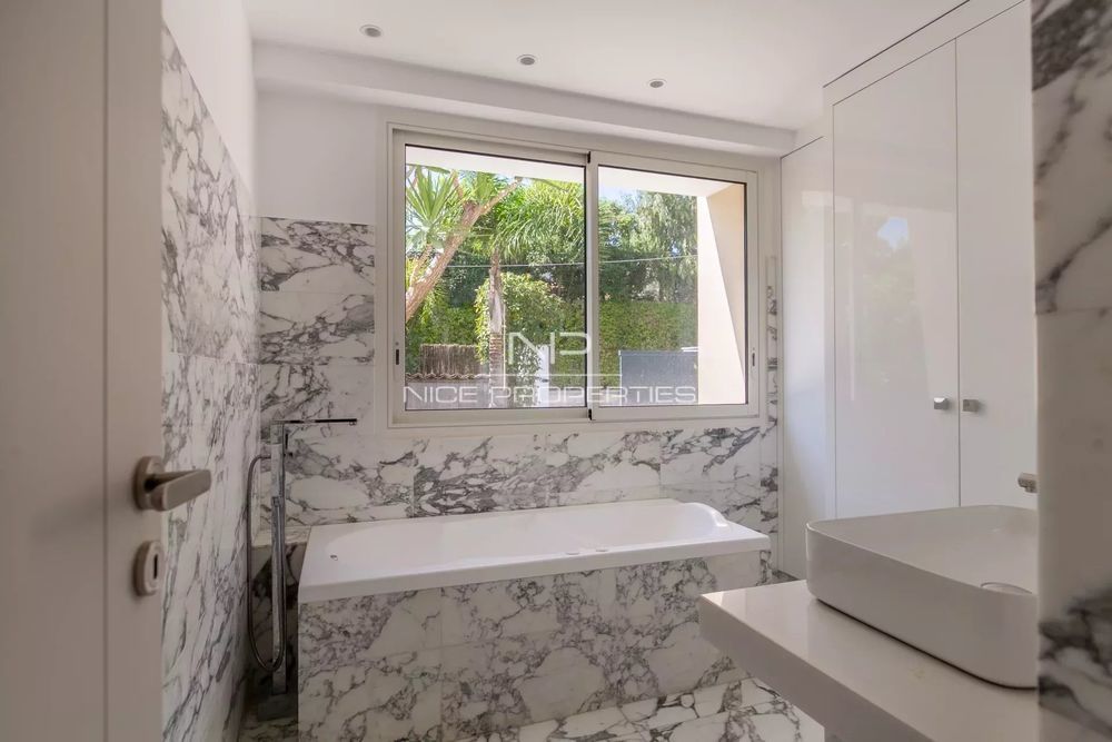 � vendre  Villa Antibes (06600)