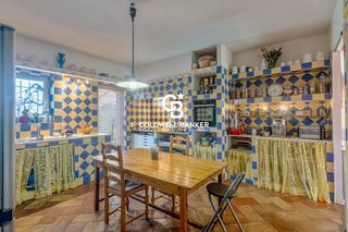  Maison � vendre 15 + pi�ces 270 m�