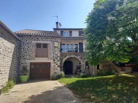   BELLE MAISON EN PIERRES DANS PETIT VILLAGE AGREABLE Maison - 7 pi�ce(s) - 156 m�