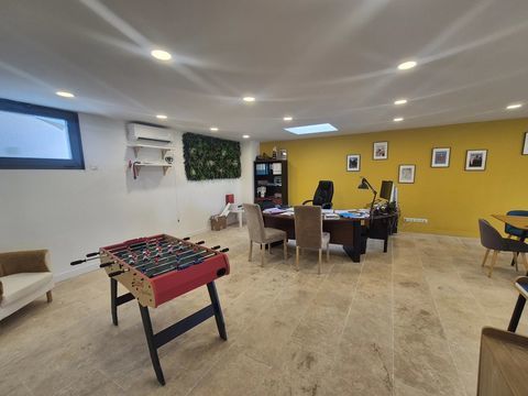   Appartement 105 m� - Terrasse 50 m� Appartement - 4 pi�ce(s) - 106 m�