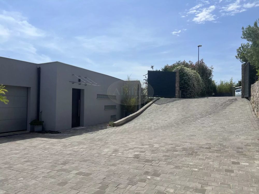 � vendre  Villa Cagnes-sur-Mer (06800)