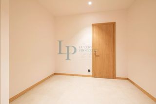  Villa 15 + pi�ces 380 m� Roquebrune-sur-argens