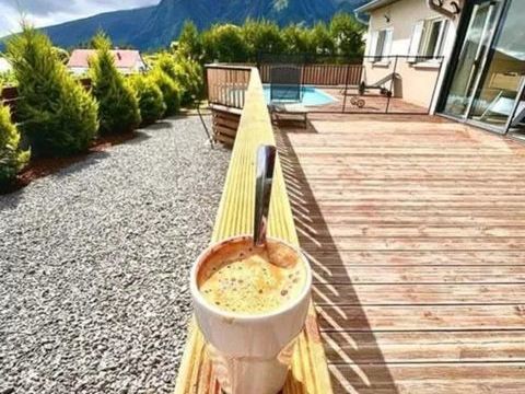   Maison F6/F7 � La Plaine des Palmistes (97441) Maison - 7 pi�ce(s) - 243 m�