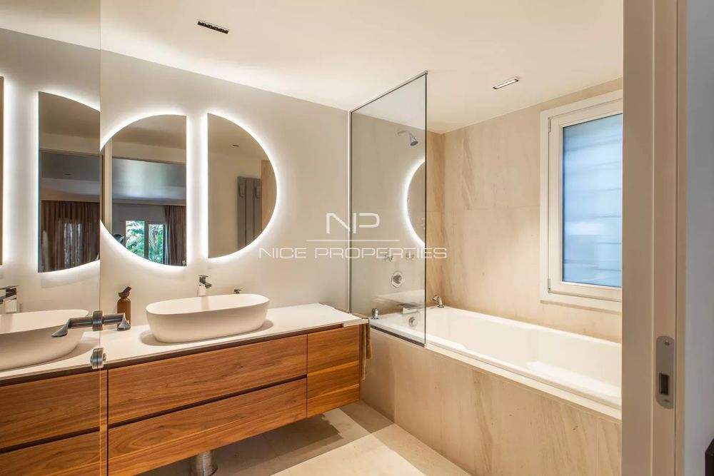 � vendre  Villa Saint-Jean-Cap-Ferrat (06230)