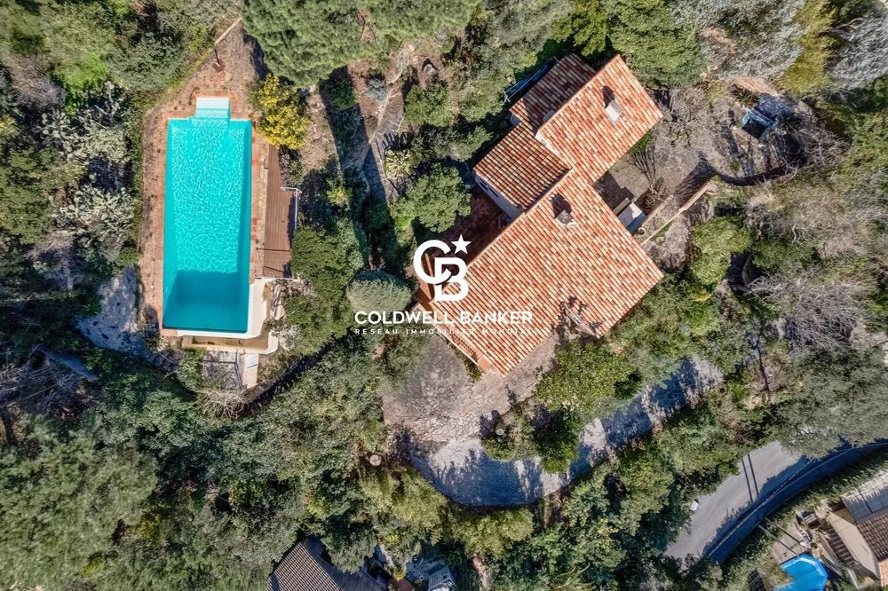 � vendre  Maison Rayol-Canadel-sur-Mer (83820)