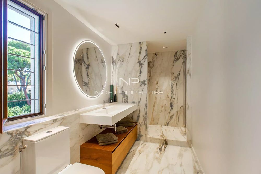 � vendre  Villa Saint-Jean-Cap-Ferrat (06230)