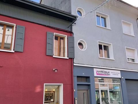   F3 Mbl� 2�me �tage - SALLANCHES (Centre ville) - 75 m� Appartement - 3 pi�ce(s) - 70 m�