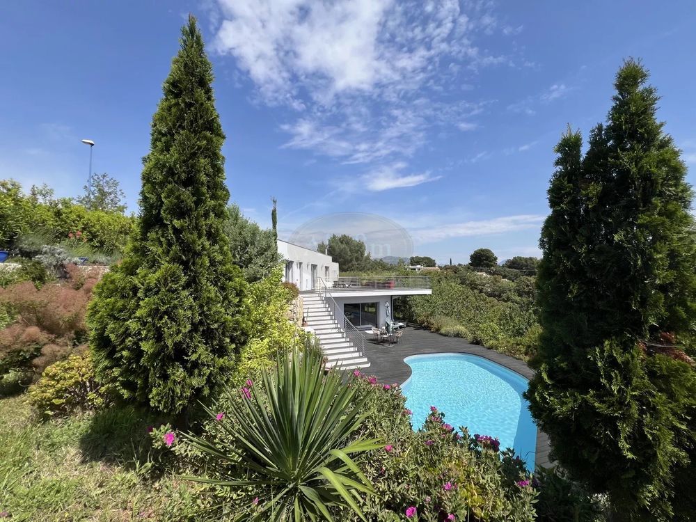 � vendre  Villa Cagnes-sur-Mer (06800)
