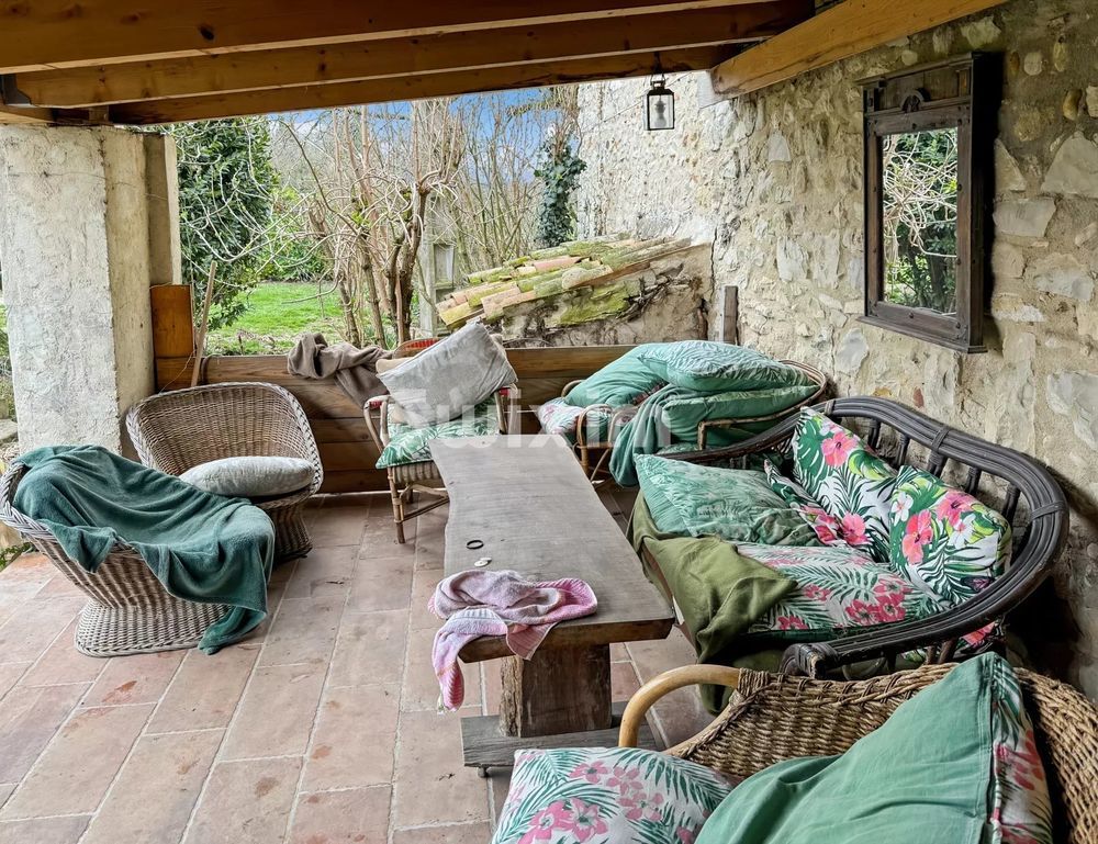 � vendre  Maison Sauzet (26740)