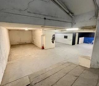  Parking / Garage � louer 