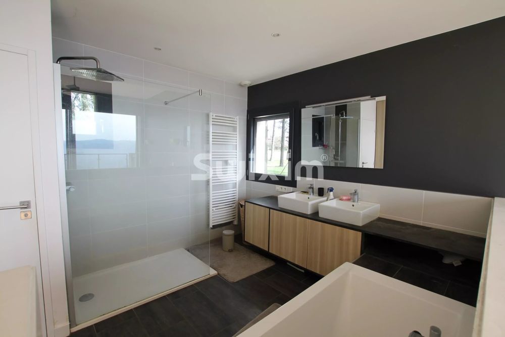 � vendre  Maison Vienne (38200)