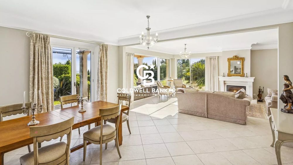 � vendre  Villa Grimaud (83310)