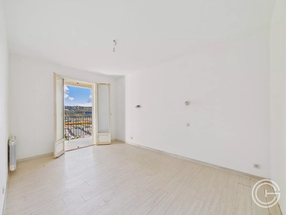 � vendre  Maison Saint-Laurent-du-Var (06700)