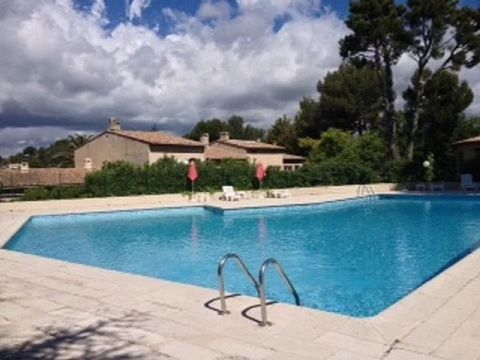   Chambre meubl� avec acc�s piscine et terrain de tennis Appartement - 1 pi�ce(s) - 10 m�