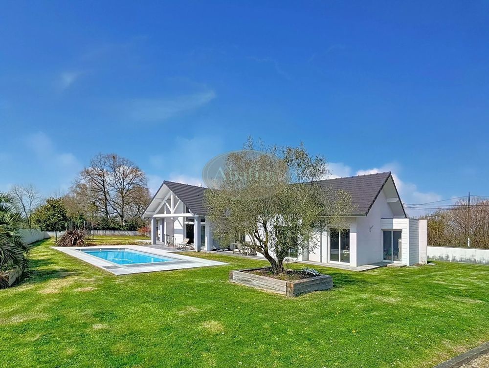 � vendre  Villa Pau (64000)