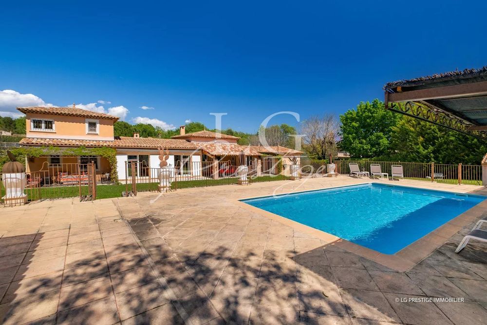 � vendre  Maison Montauroux (83440)