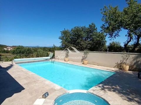   Maison avec piscine, pool-house, garage sur 1685 m� Maison - 5 pi�ce(s) - 160 m�