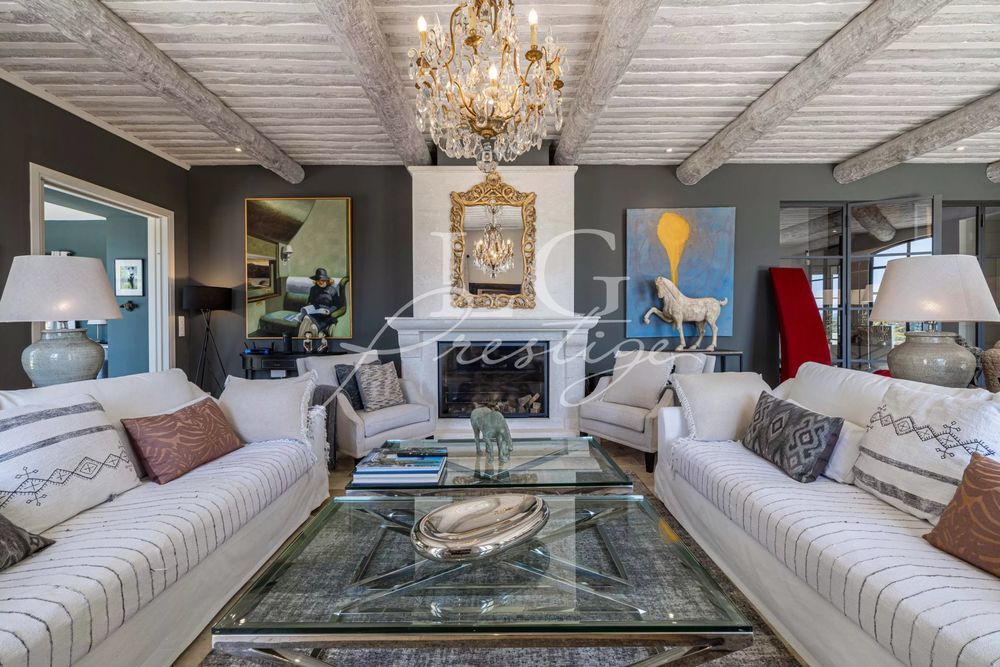 � vendre  Villa Tourrettes (83440)