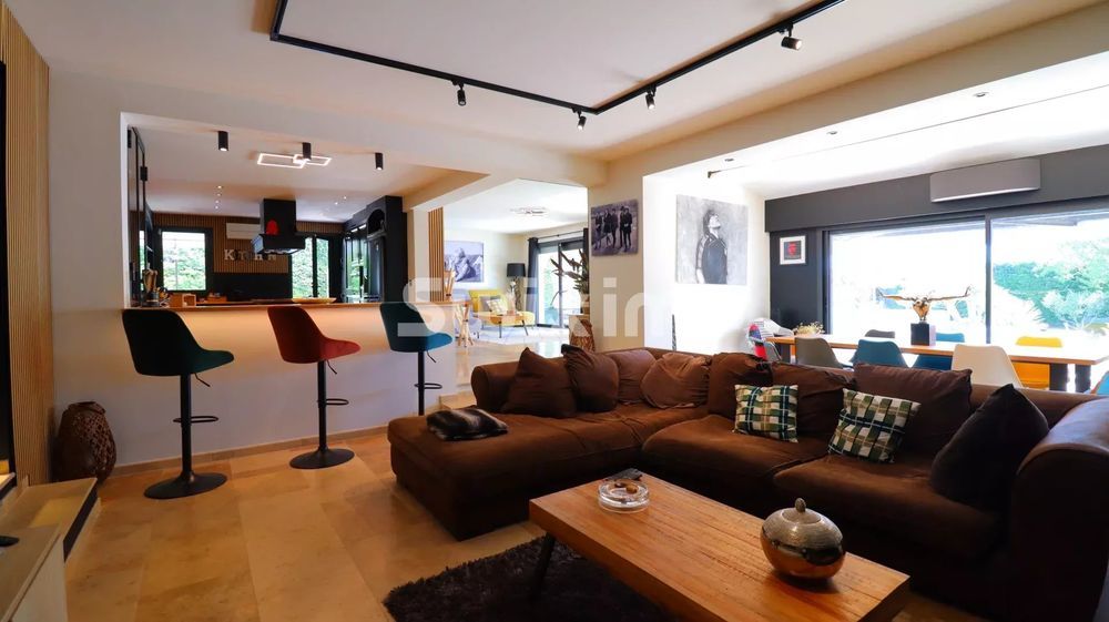 � vendre  Villa Lourmarin (84160)