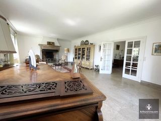  Maison � vendre 11 pi�ces 318 m�