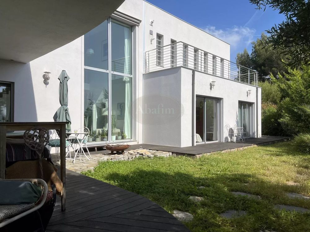 � vendre  Villa Cagnes-sur-Mer (06800)