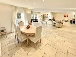  Maison � vendre 6 pi�ces 304 m�