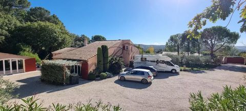   Vente villa avec vue et d�pendances, 84120 La Bastidonne. Maison - 8 pi�ce(s) - 215 m�