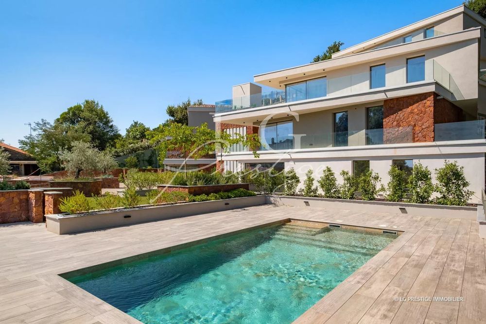   Mandelieu-la-Napoule (06210)