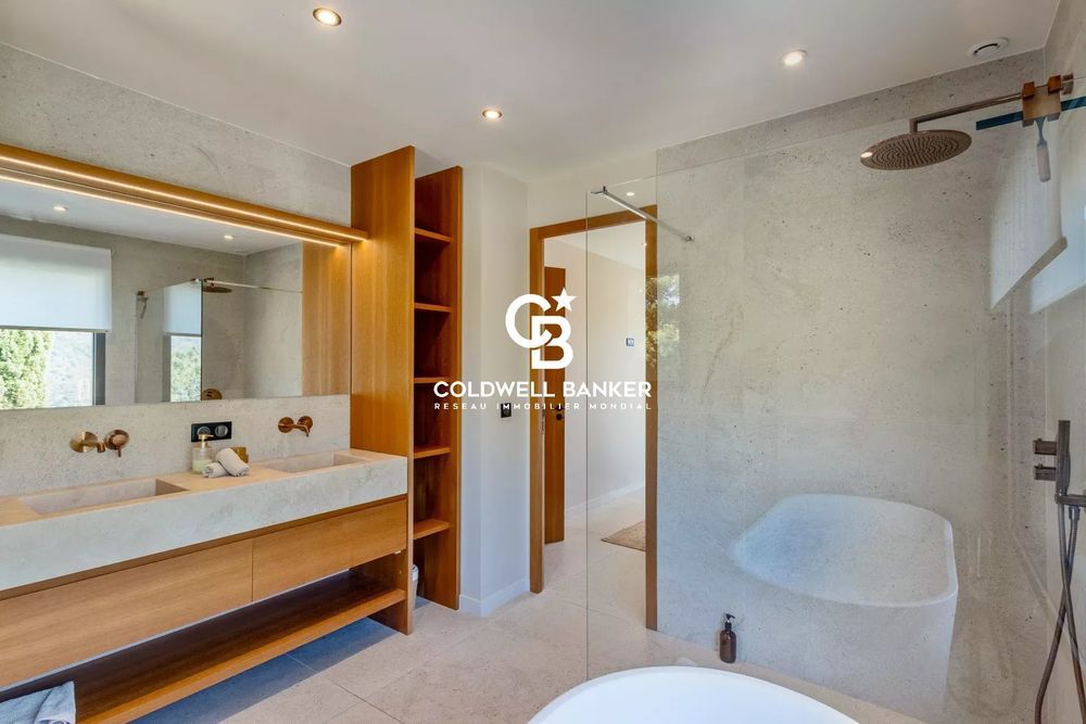 � vendre  Maison Rayol-Canadel-sur-Mer (83820)