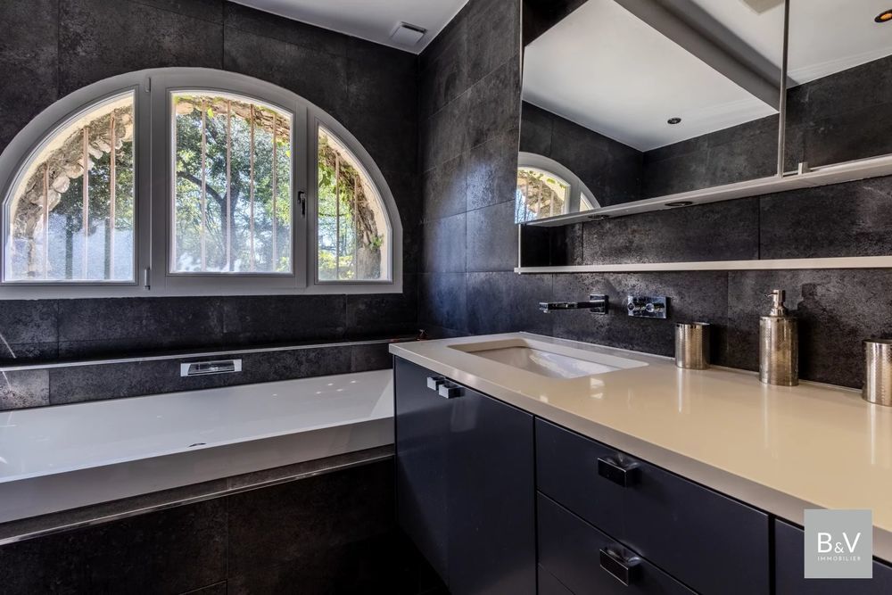 � vendre  Maison Tourrettes-sur-Loup (06140)