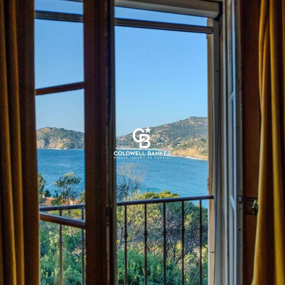 � vendre  Villa Rayol-Canadel-sur-Mer (83820)