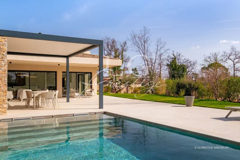 � vendre  Villa Tourrettes (83440)