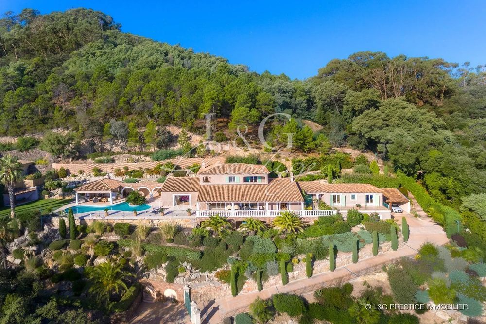 � vendre  Villa Th�oule-sur-Mer (06590)